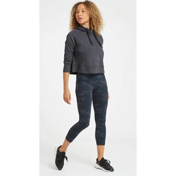Spanx Look at Me Now Seamless Cropped Leggings Sz. M - Picture 1 of 4
